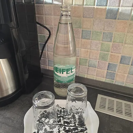 Mit Kleinem Garten 아파트 *